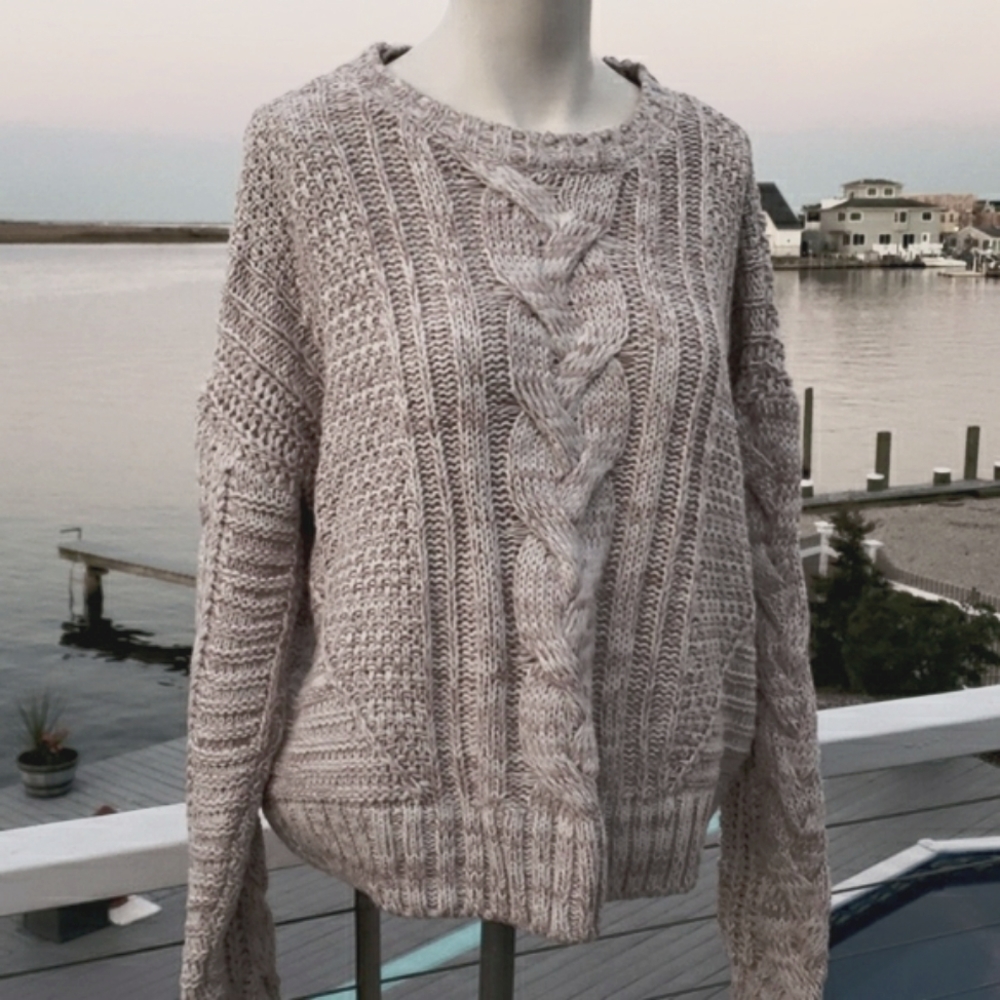 Moon & Madison Woman’s Tan & Cream Marble Chunky Cropped Knit Sweater Size L